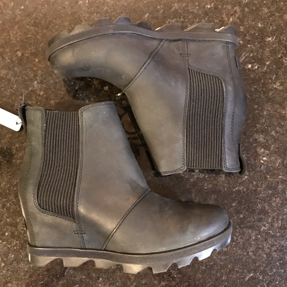 New Sorel Joan of Arctic Wedge II Chelsea Boot, Black Wedges, Sorels, Booties - Picture 2 of 16